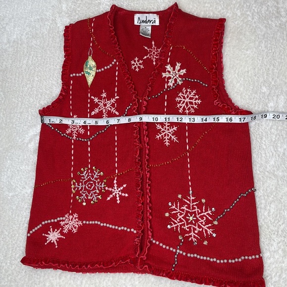 Ambra Holiday Ruffled Snowflake Vest Red Size Medium - Picture 5 of 8